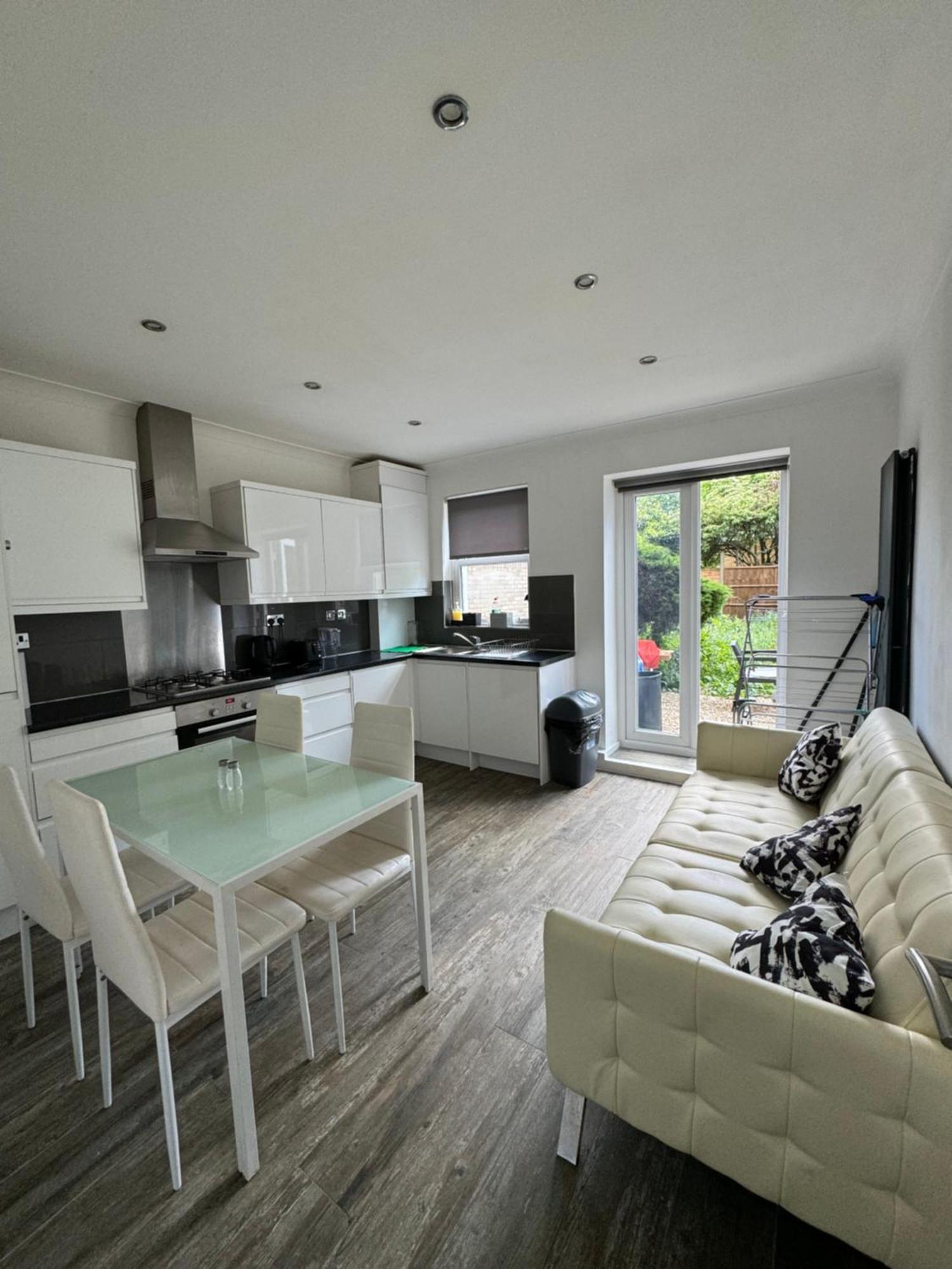 Manor Court 1 Apartment London Bagian luar foto